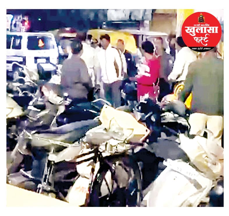 फेस अटेंडेंस के लिए निगम के जोनल कार्यालयों पर लग रही भीड़