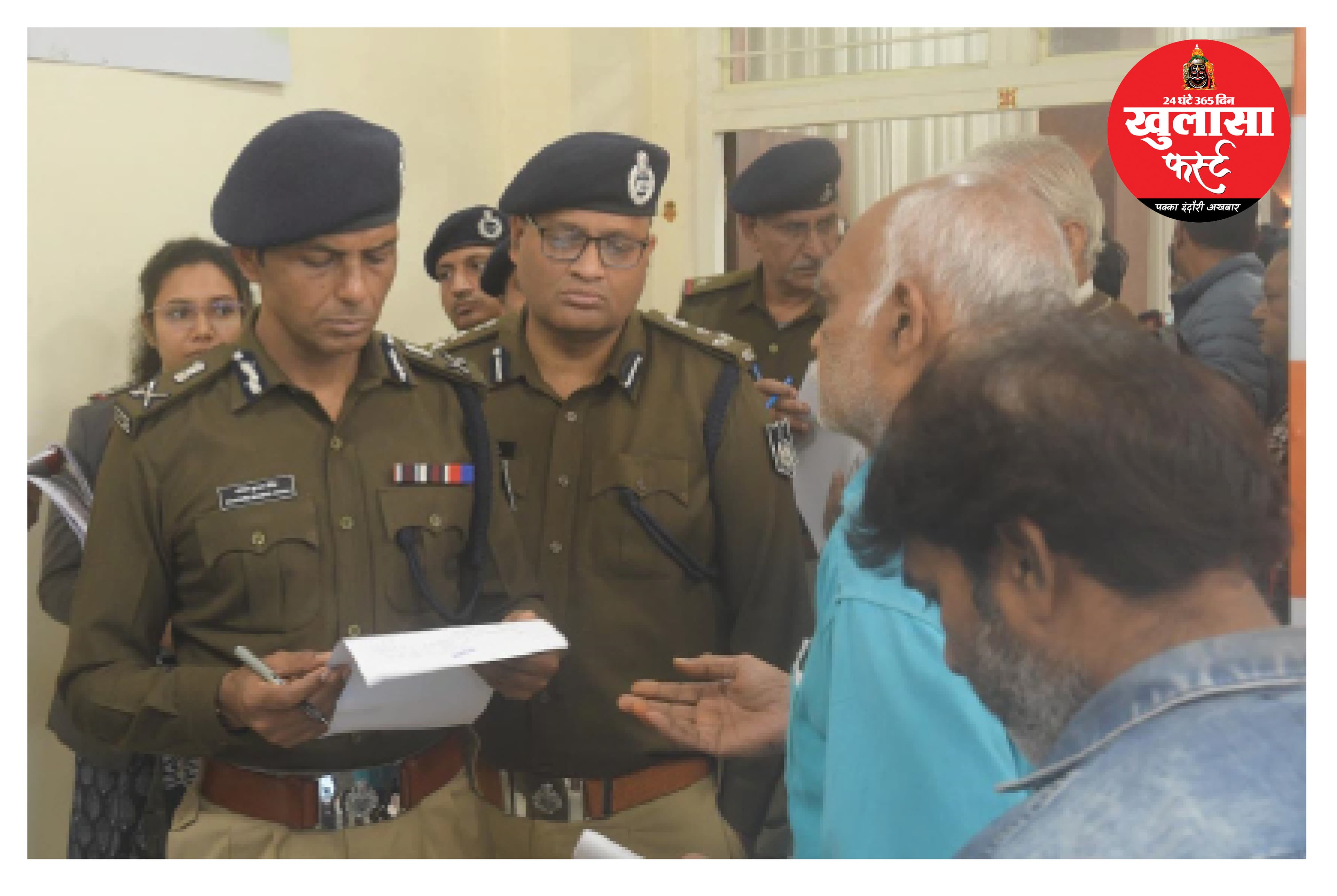 जनसुनवाई में पुलिस कमिश्नर ने सुनी 79 फरियादें