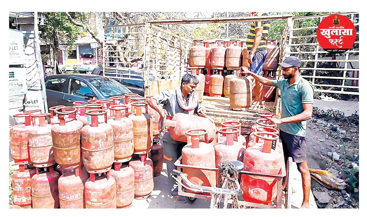 नए गैस कनेक्शन पर लगा ब्रेक अब छोटे सिलेंडर का सहारा