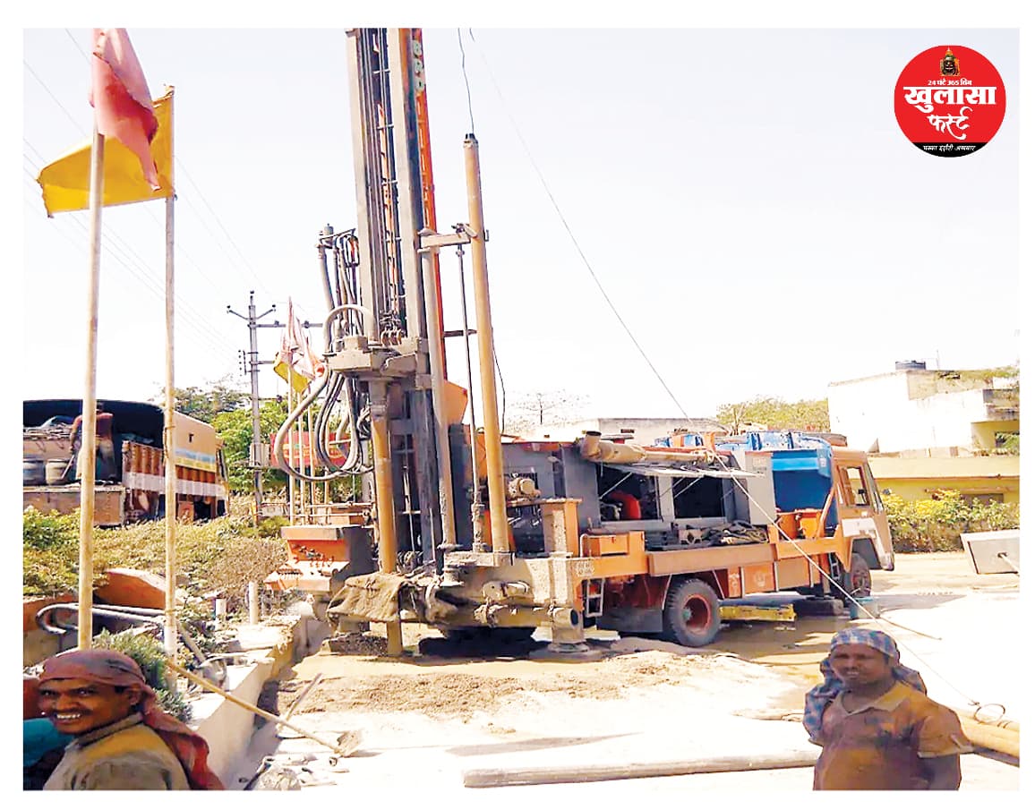 रोक के बावजूद धरती को छीलना जारी