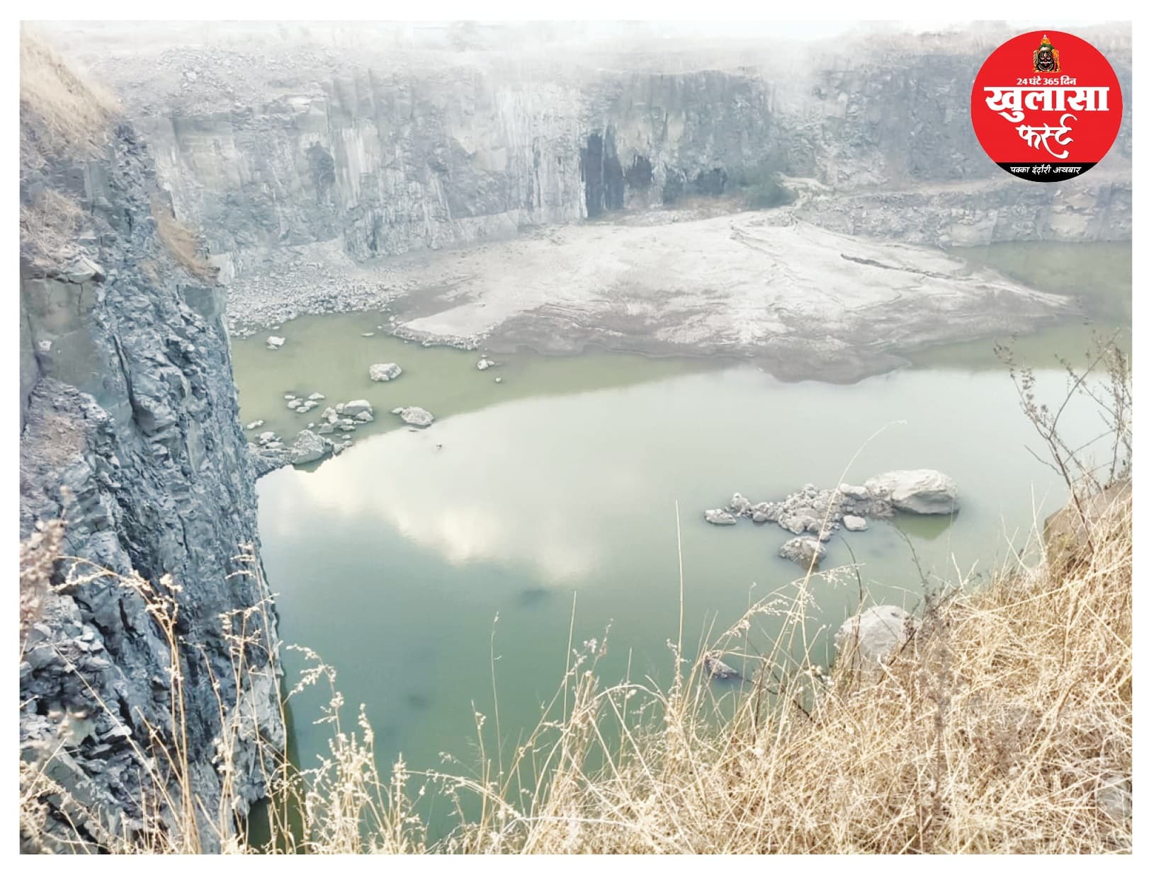 किसानों के तालाब फूट गए मंदिर पर भी मंडराया खतरा