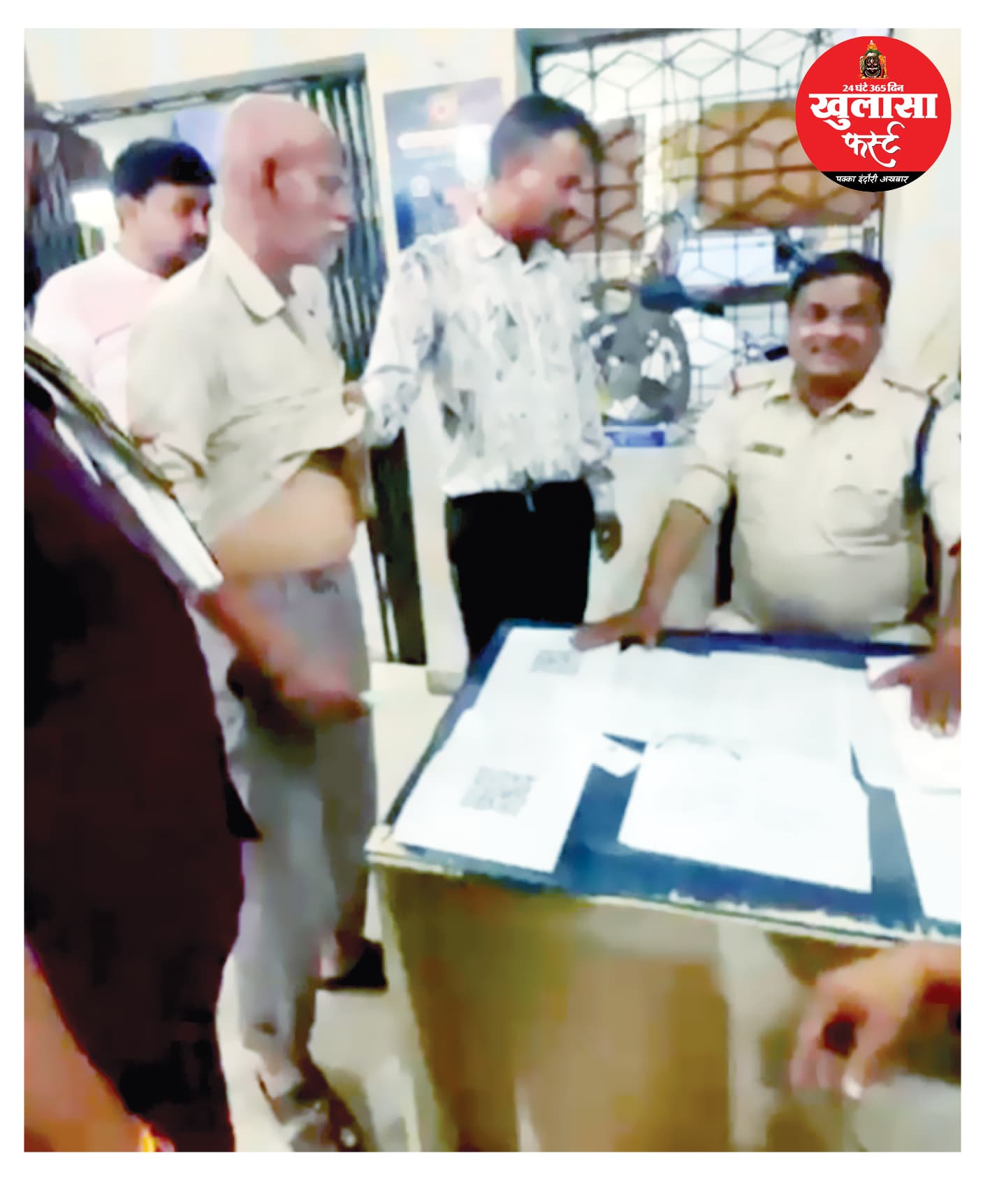 मां करणी सेना के कार्यकर्ताओं ने पकड़ा मुस्लिम टैक्सी चालक