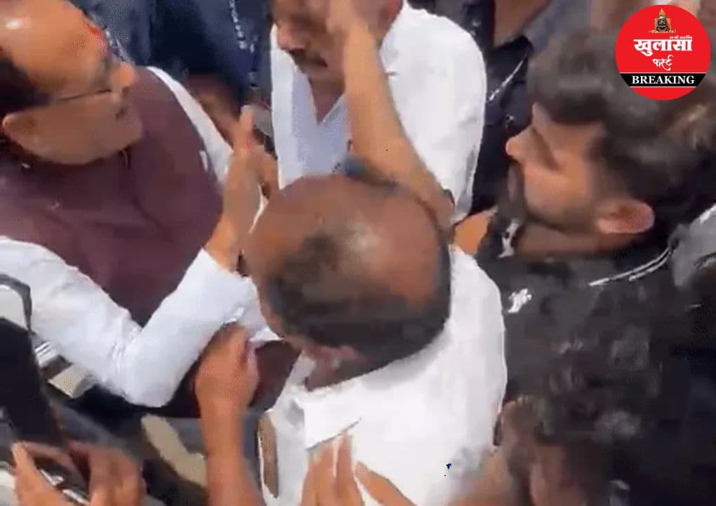 किसानों की नाराजगी के बीच घिरे केंद्रीय मंत्री