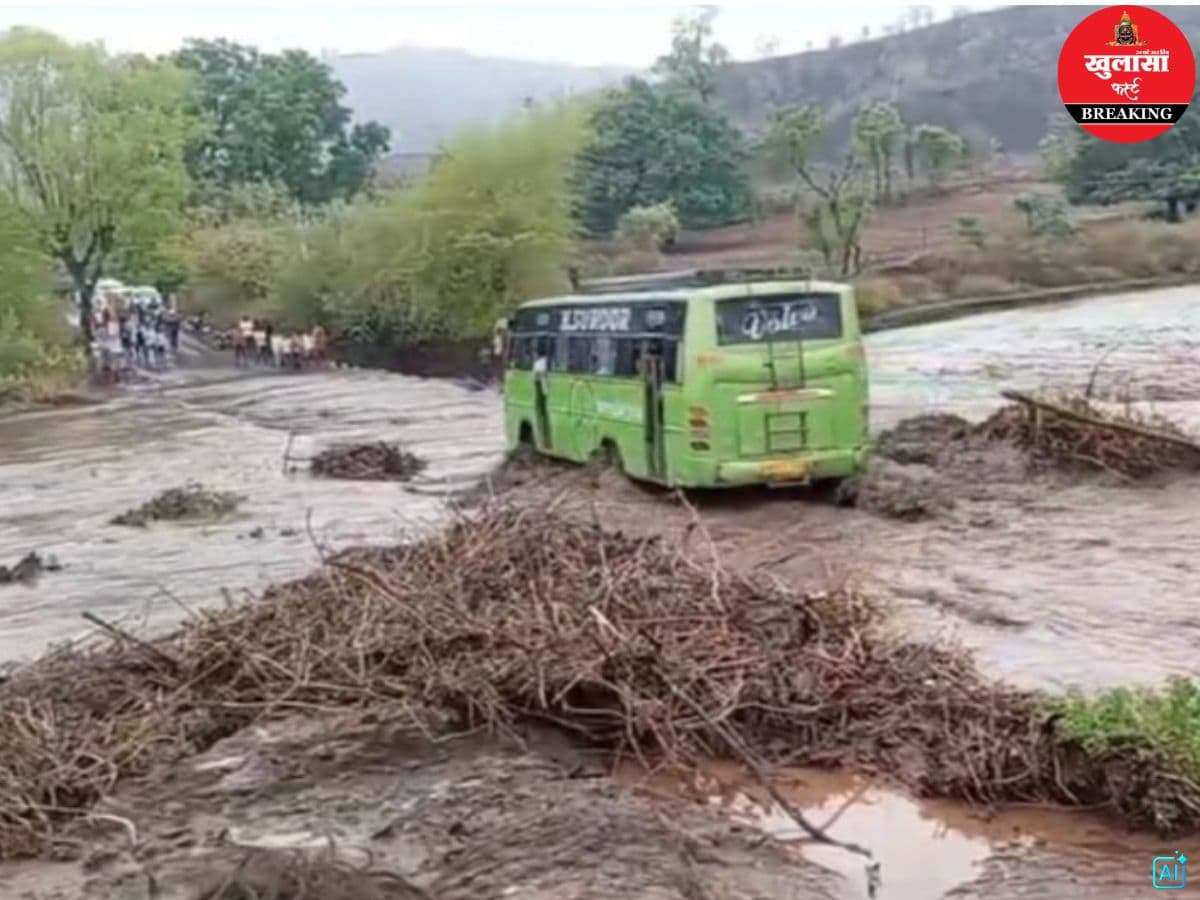 भारी बारिश के बीच जानलेवा लापरवाही