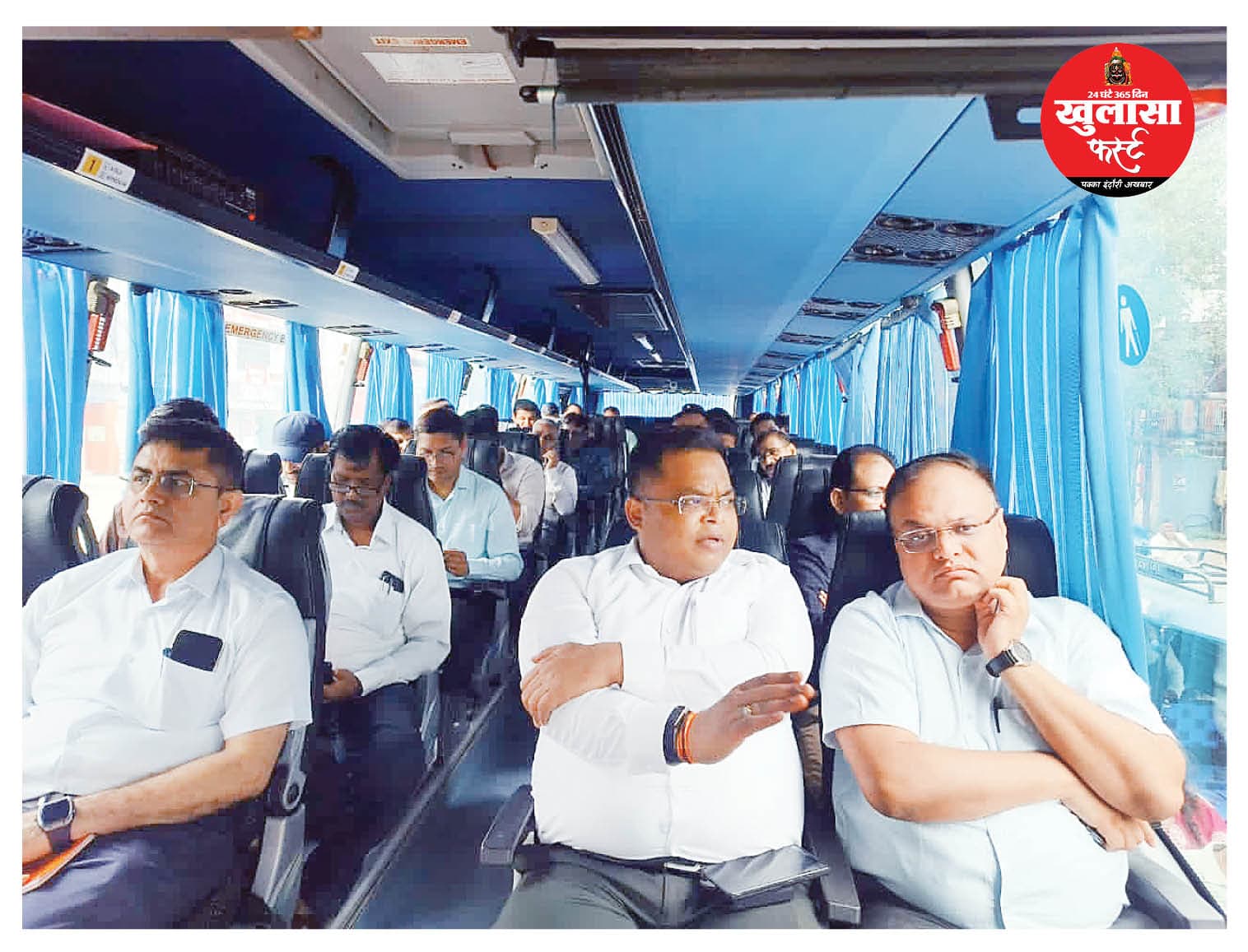 कमिश्नर, कलेक्टर सहित अन्य अधिकारी बस से ग्राम अंबा चंदन के लिए हुए रवाना
