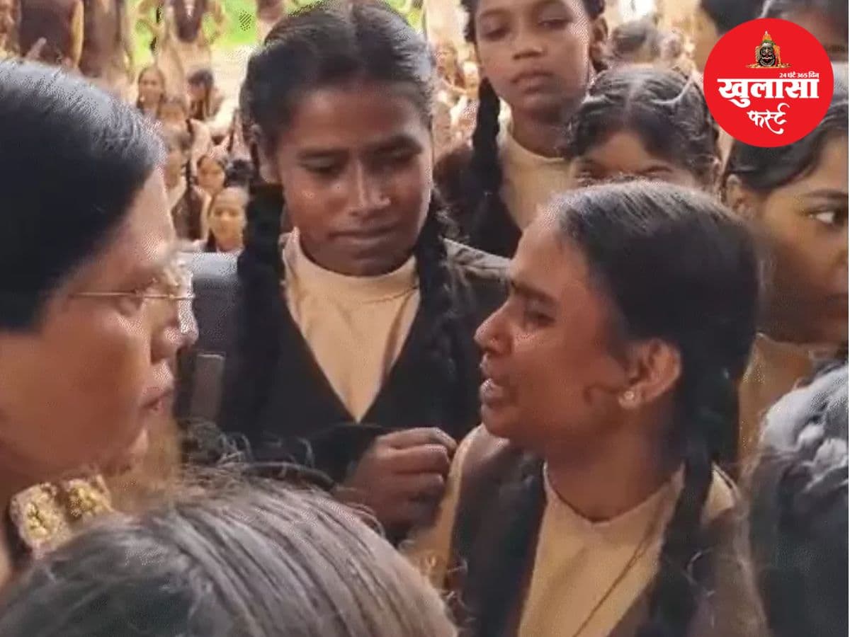 वीडियो देखिये, 350 छात्राओं का फूटा गुस्सा