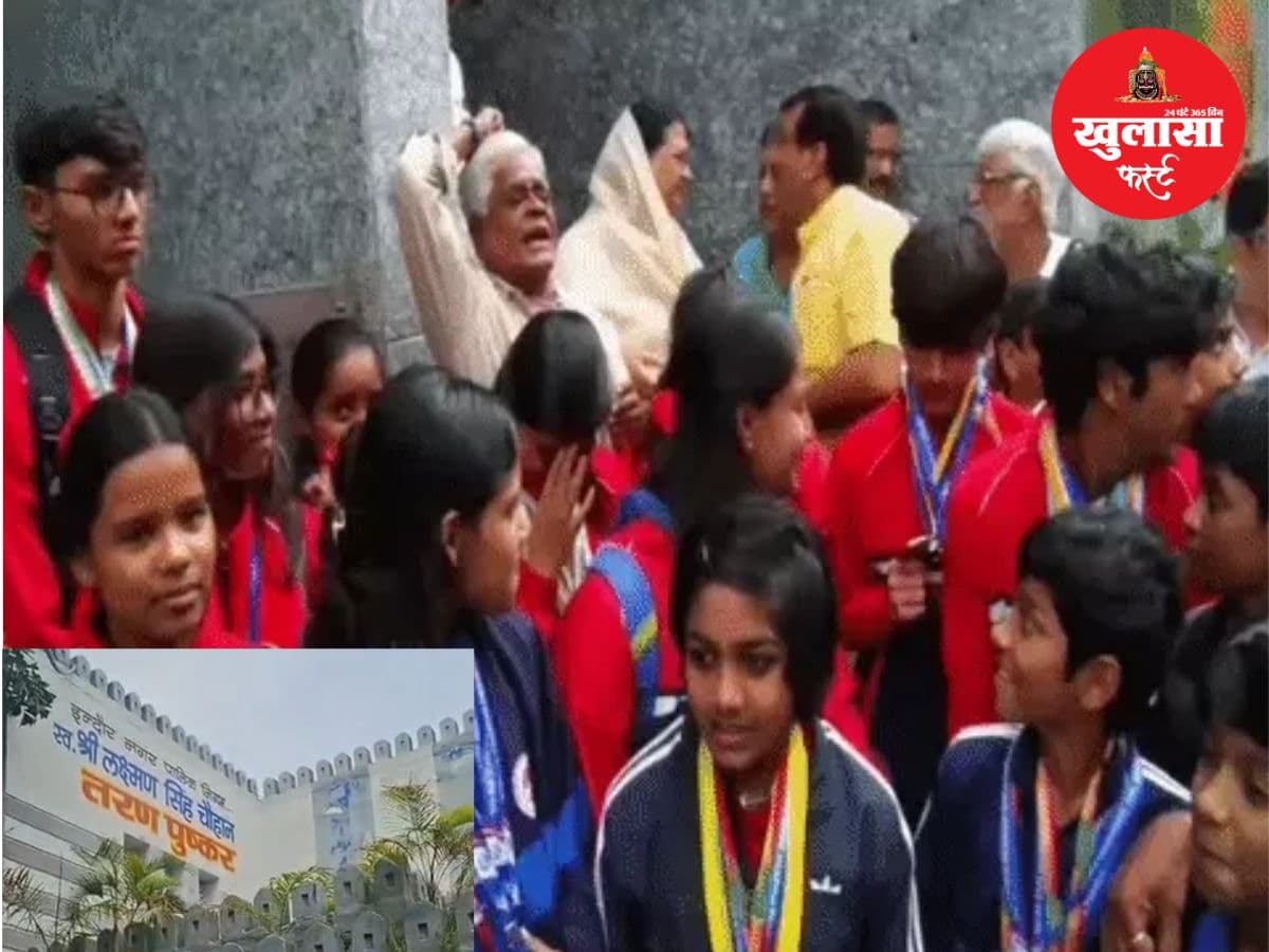 तैराकों का विरोध, पूल बचाने की गुहार