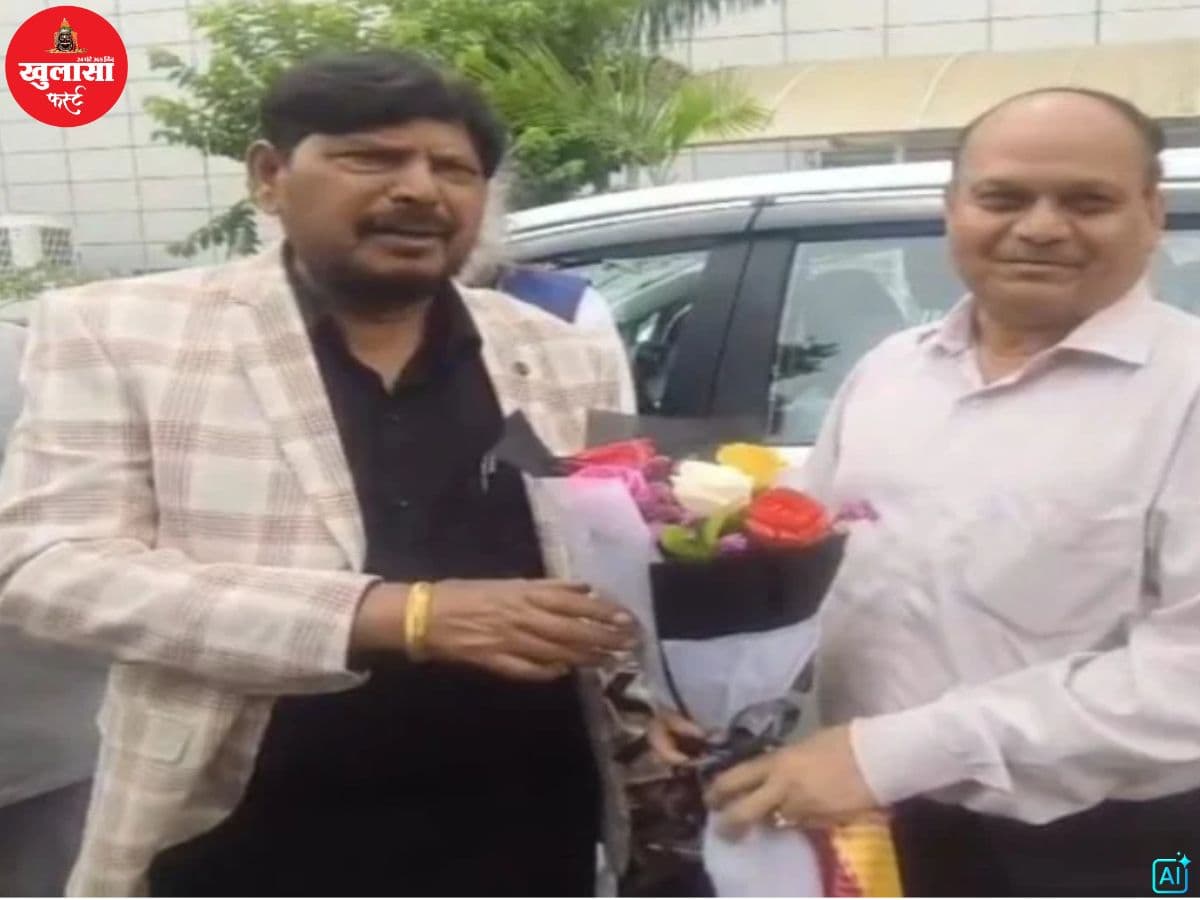 कौन बोले