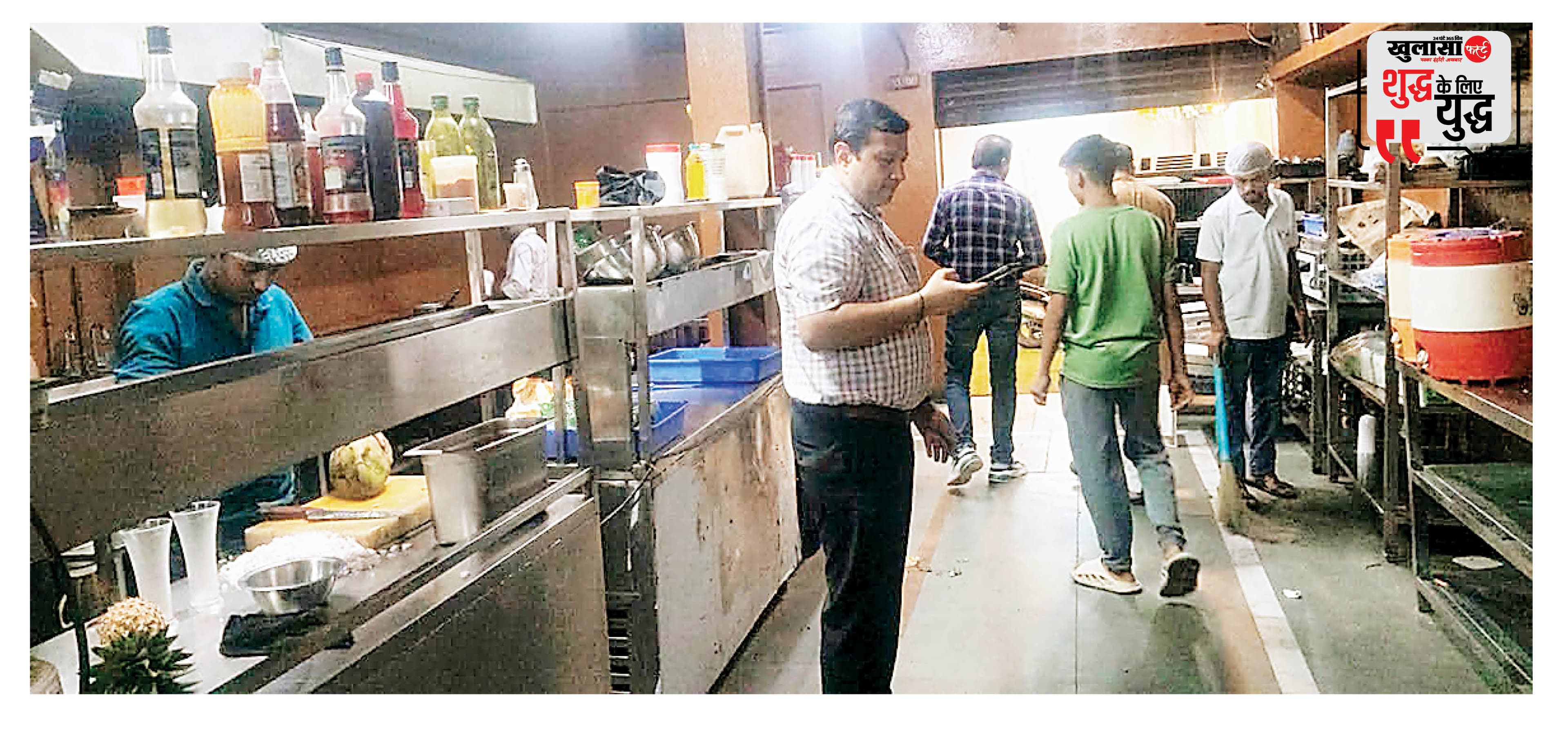 अपना स्वीट्स, करी ईव्स और न्यू सुंदर होटल पर पड़ा छापा
