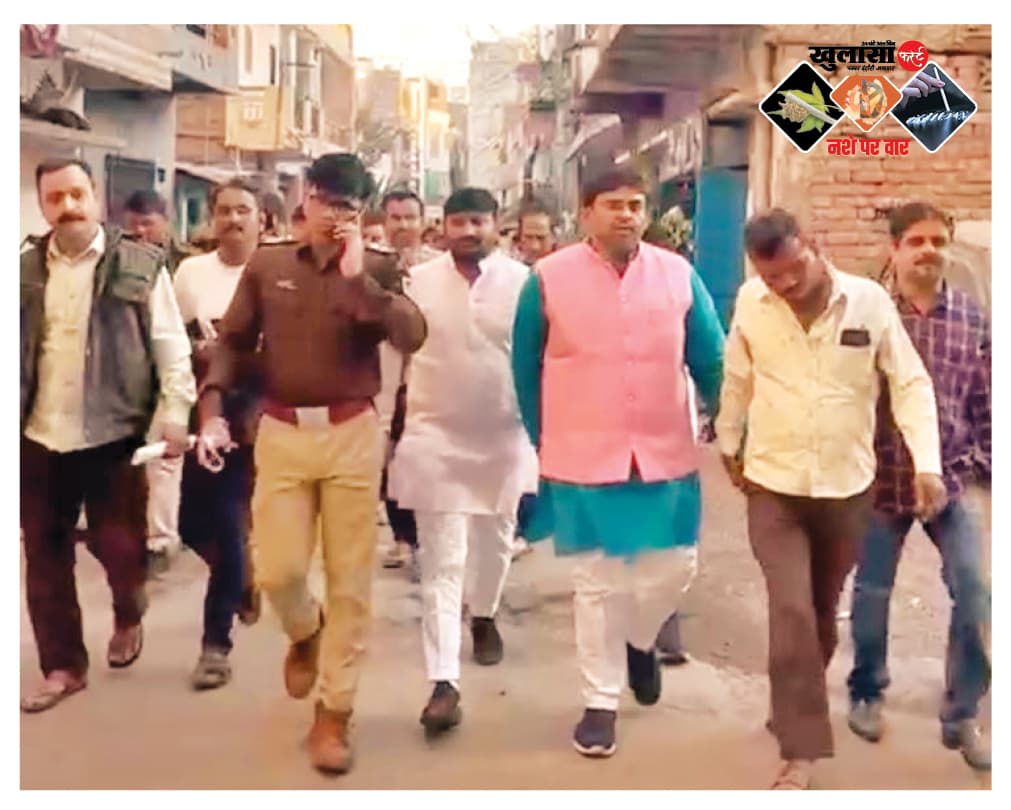 पूरा थाना खरीद रखा है