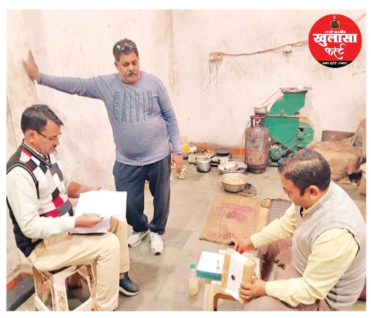 गंदगी में तैयार हो रही थी गजक