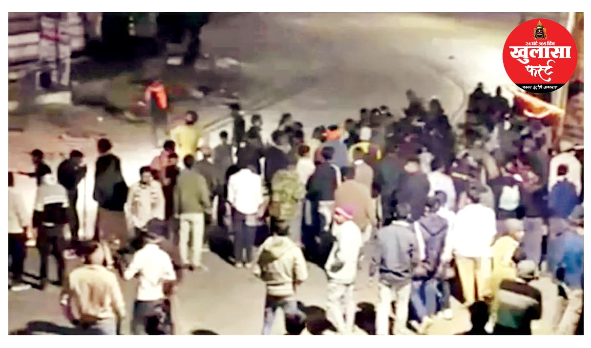 करणी सेना पर मुस्लिम एरिये में किया पथराव