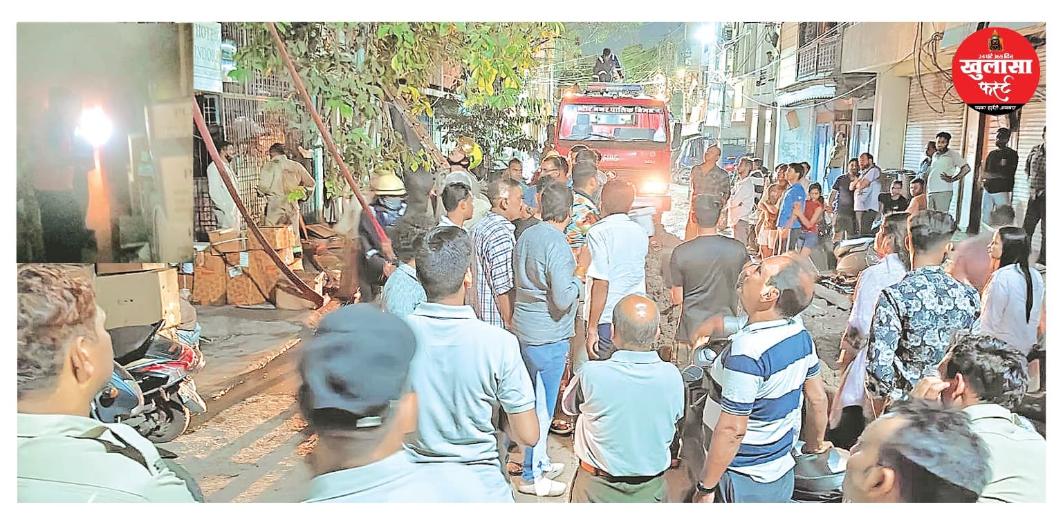 तीन मंजिला बिल्डिंग के क्रॉकरी गोडाउन में लगी भीषण आग