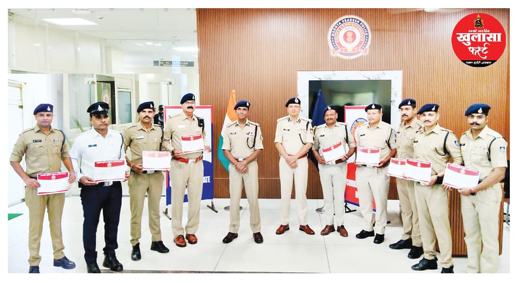 गैस सिलेंडर में लगी आग बुझाकर हादसा टालने वाले पांच पुलिसकर्मियों सहित नौ हुए सम्मानित
