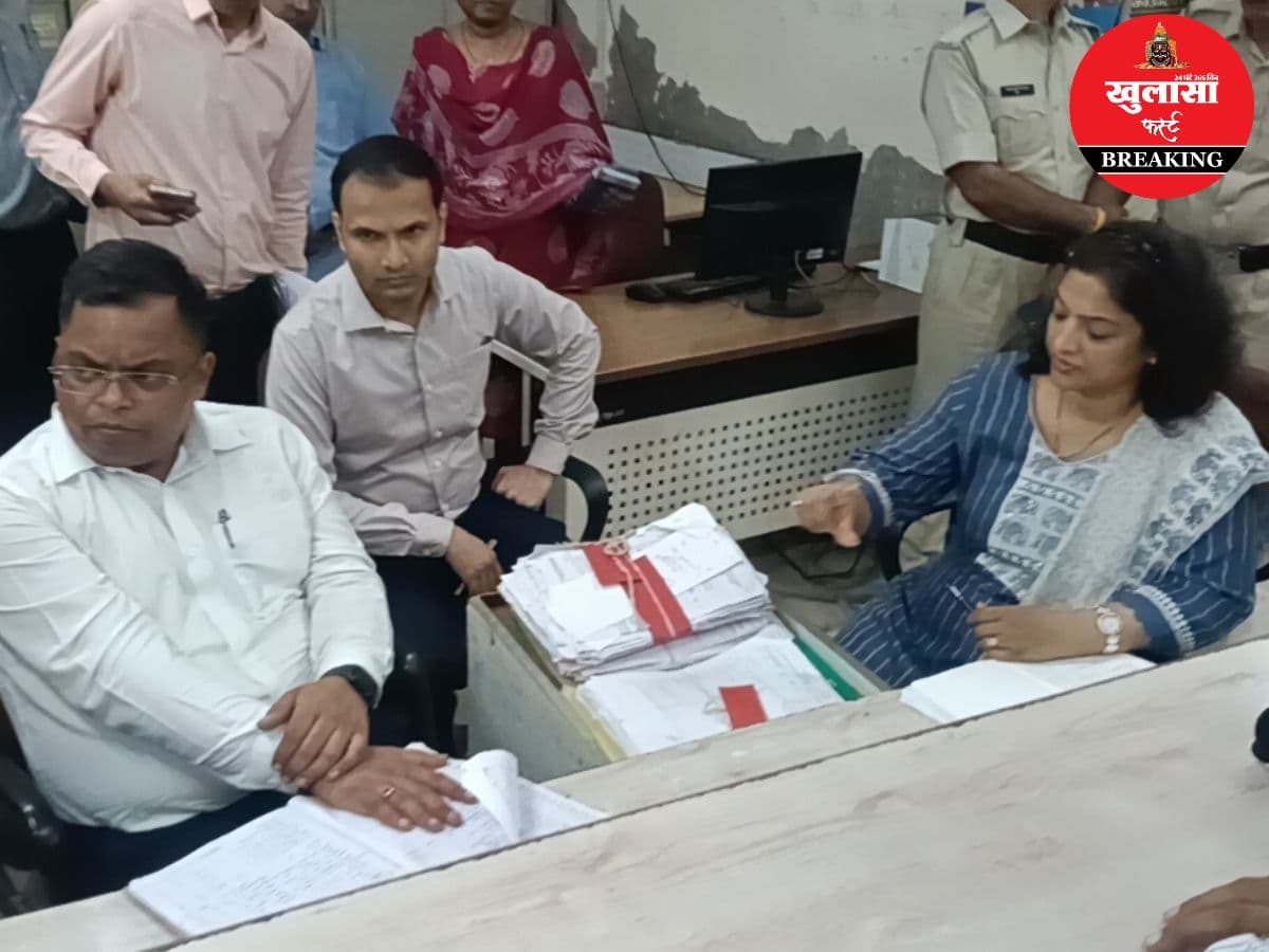 हेल्प डेस्क, लोक सेवा केंद्र और नकल शाखा का औचक निरीक्षण