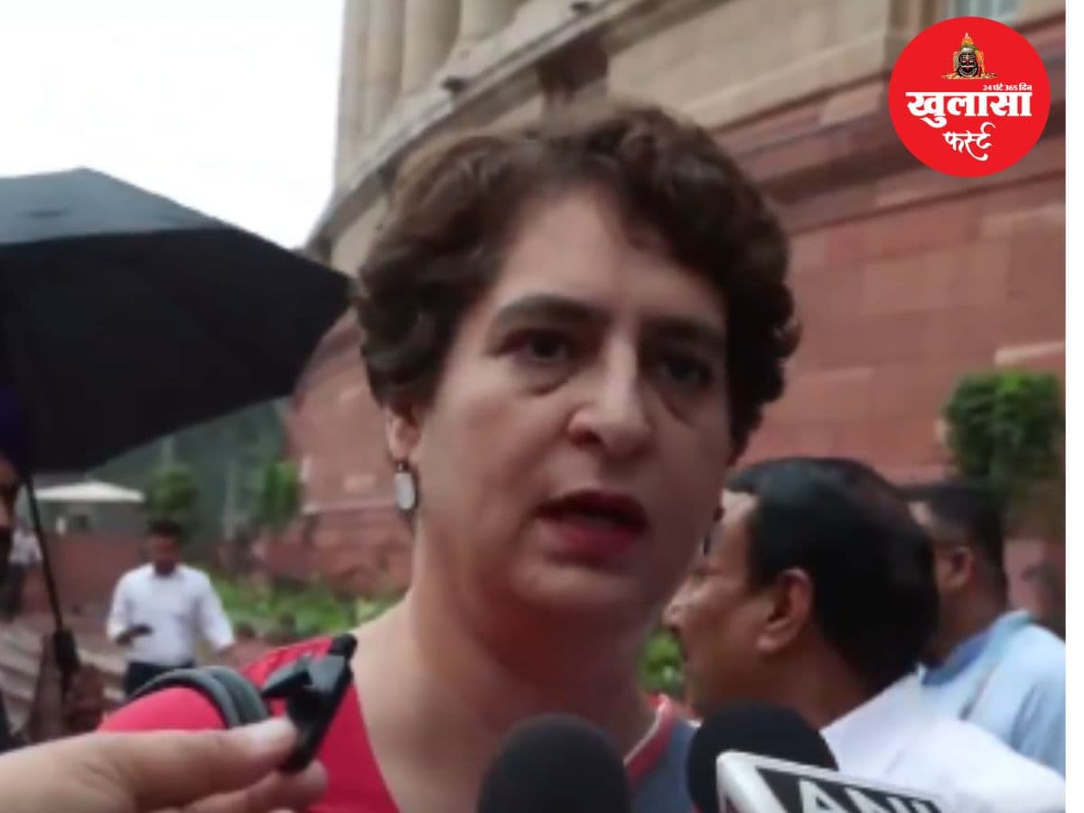 वीडियो देखिये, पेपर लीक पर सरकार पर बरसीं प्रियंका गांधी