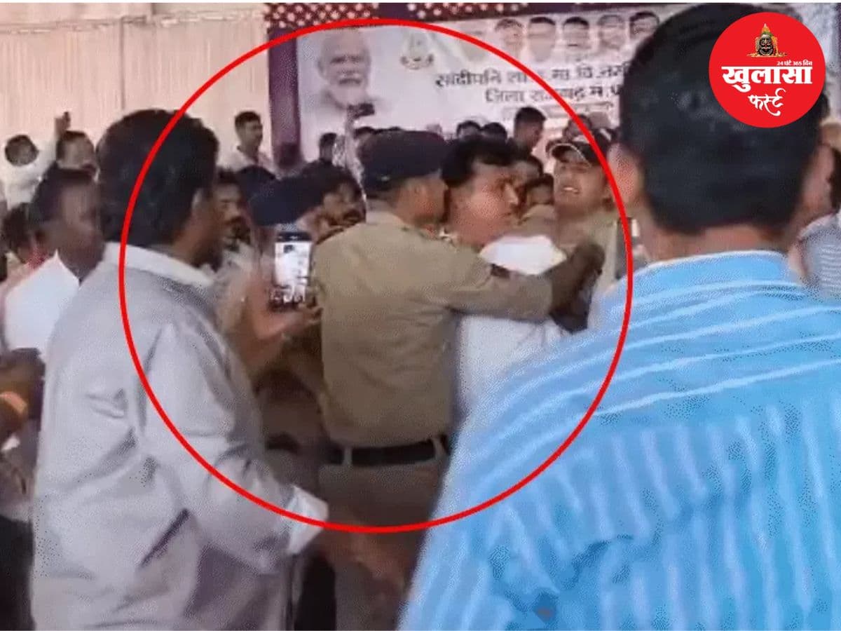 मंत्री के सामने कांग्रेस नेता को थप्पड़
