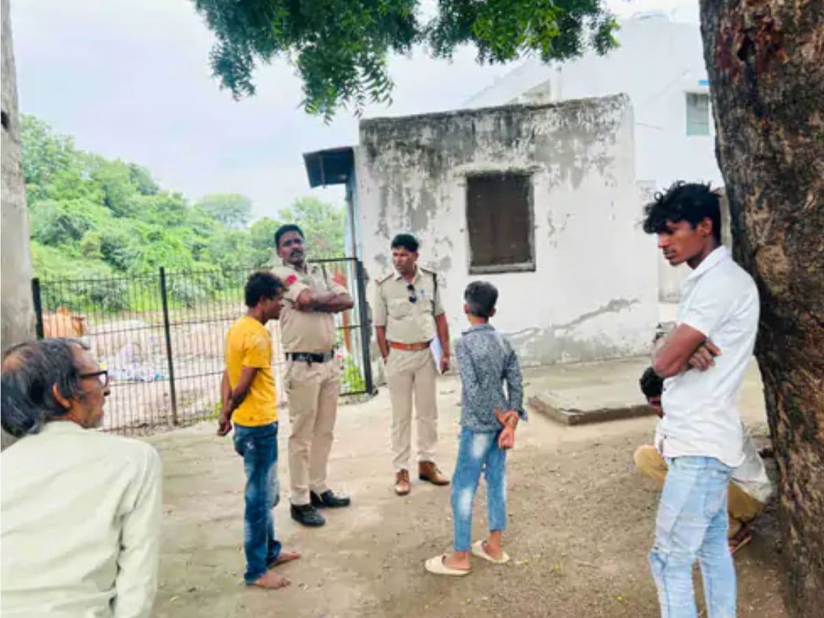 किशोरी ने फांसी लगाकर की आत्महत्या