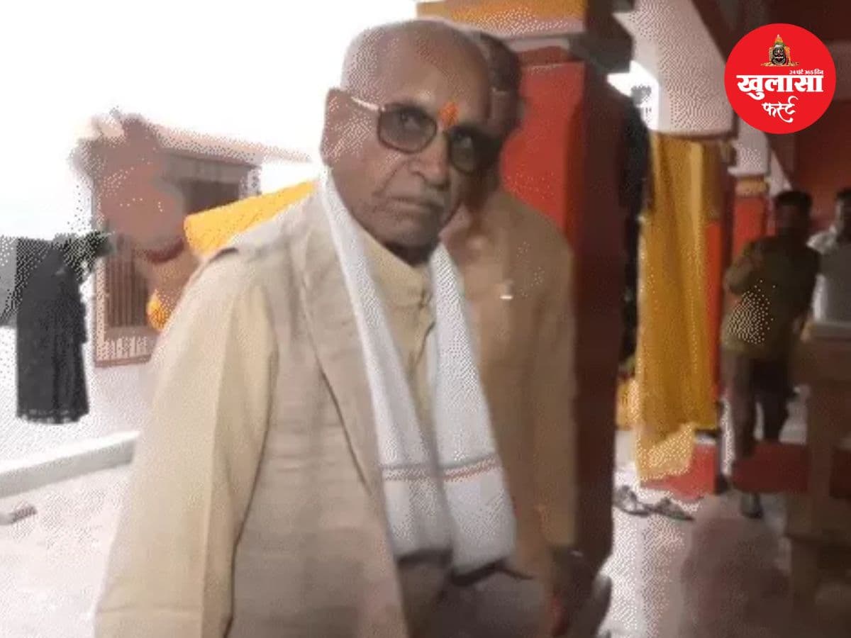 चढ़ावा चोरी विवाद के बाद पहली बार दिखे चंपत राय