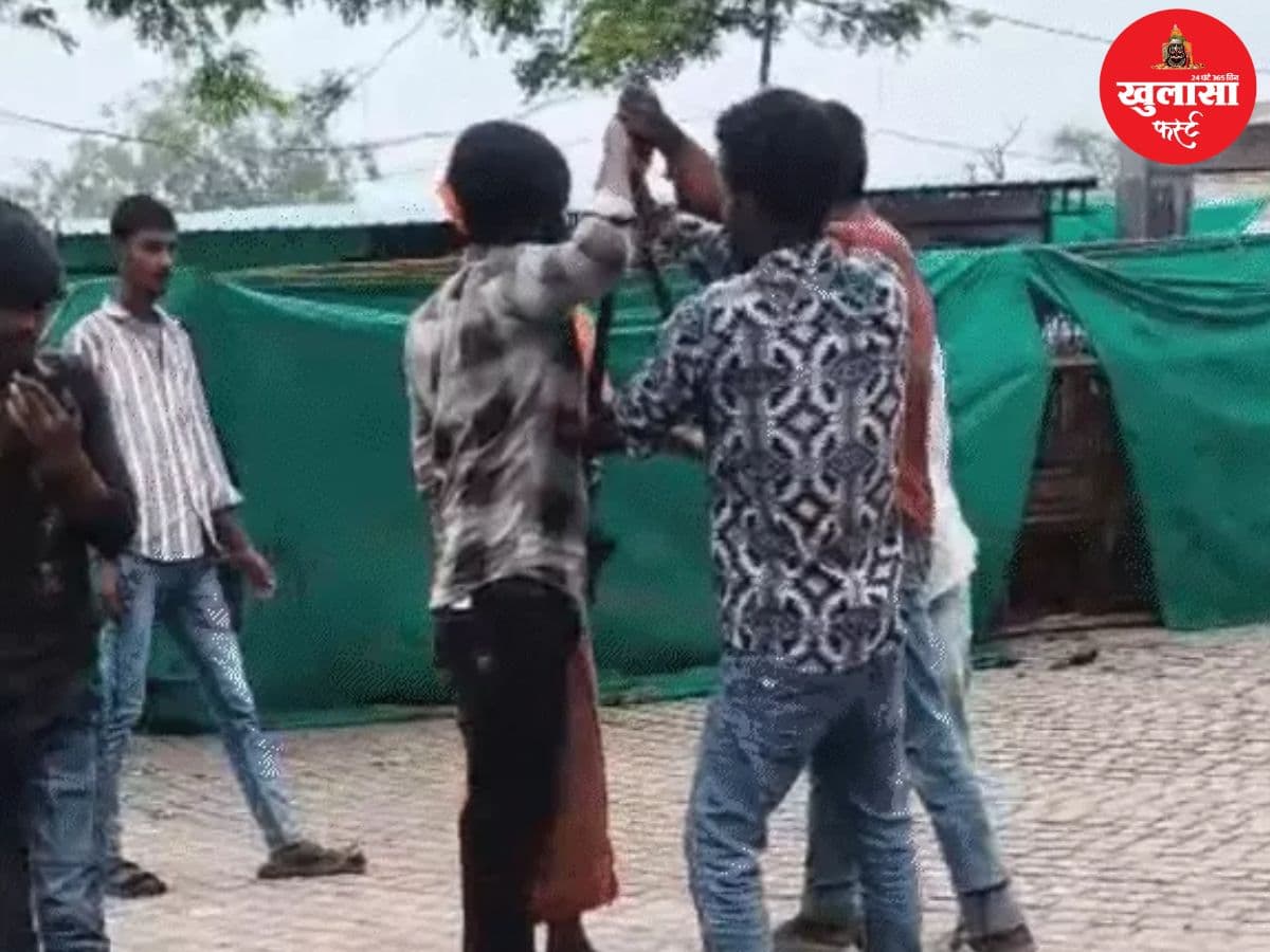 प्रसिद्ध मंदिर के बाहर दो पक्षों में विवाद