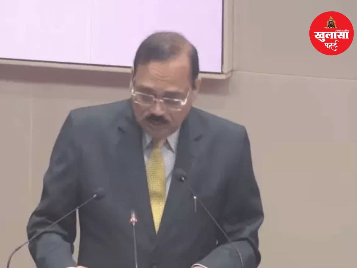 छात्रों ने सीेजेआई को चीफ गेस्ट बनाने का किया विरोध