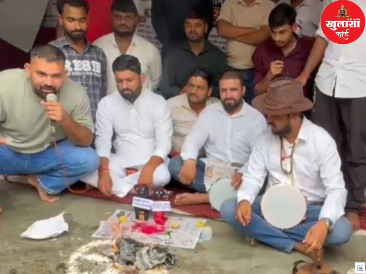 छात्रों के प्रदर्शन का असर
