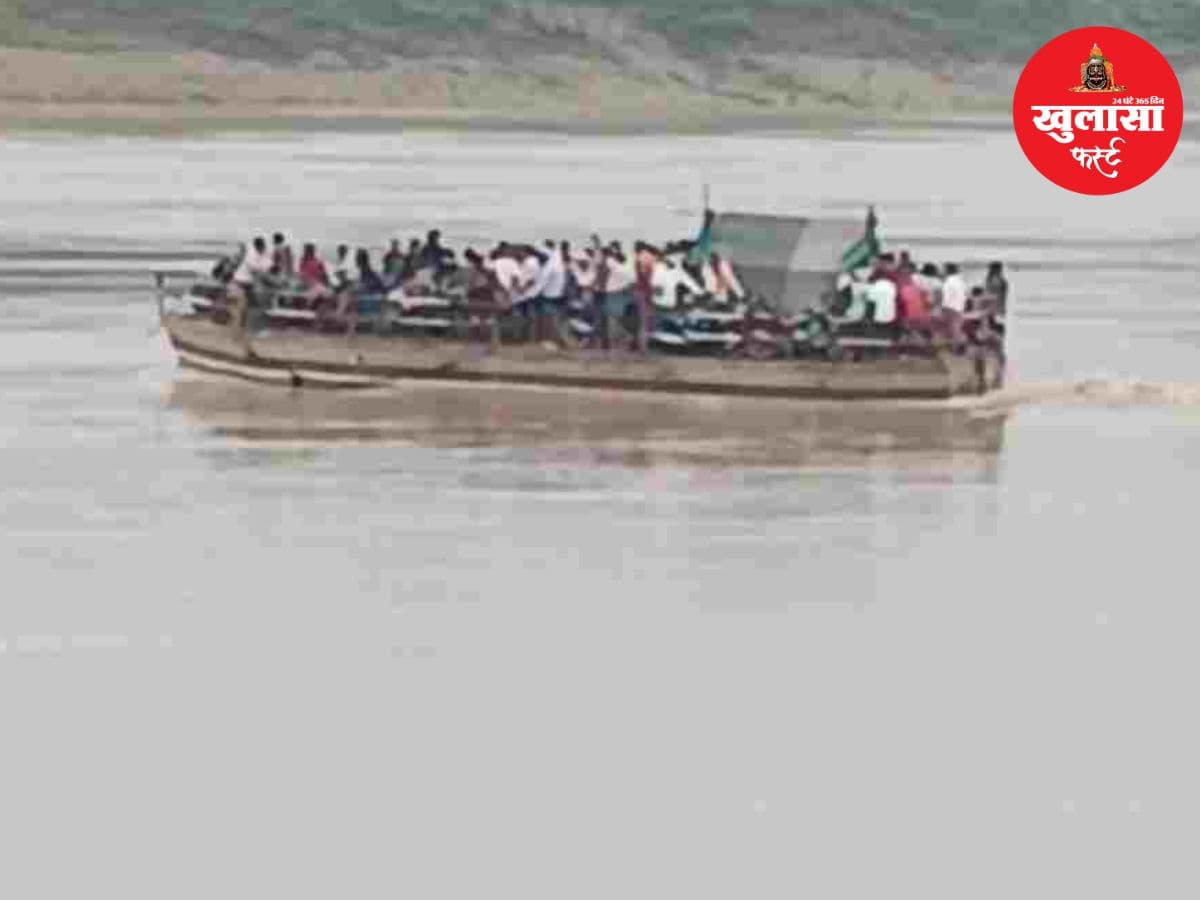 नदी की तेज धार में बहता रहा स्टीमर