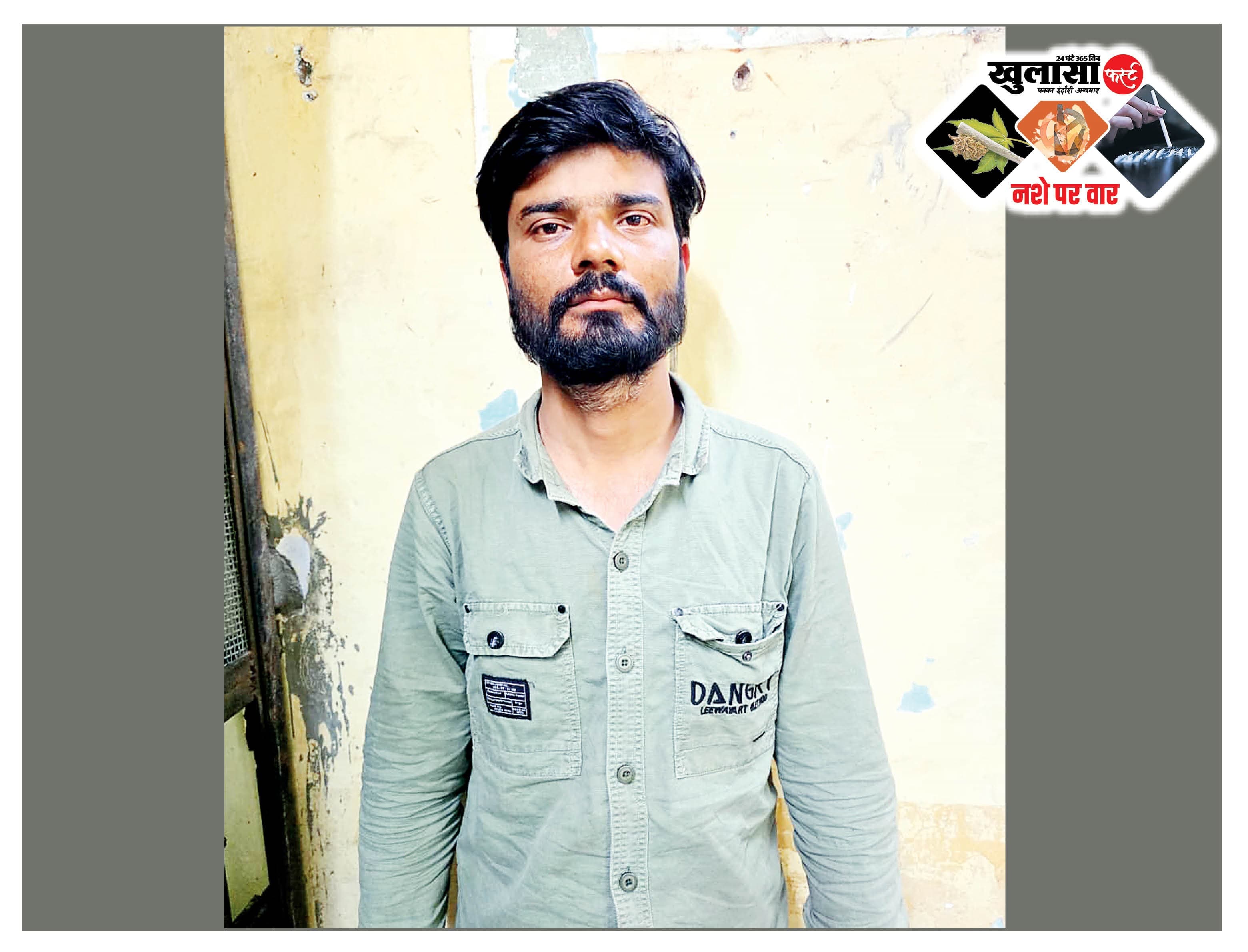 बाइक पर बैठा था तस्कर