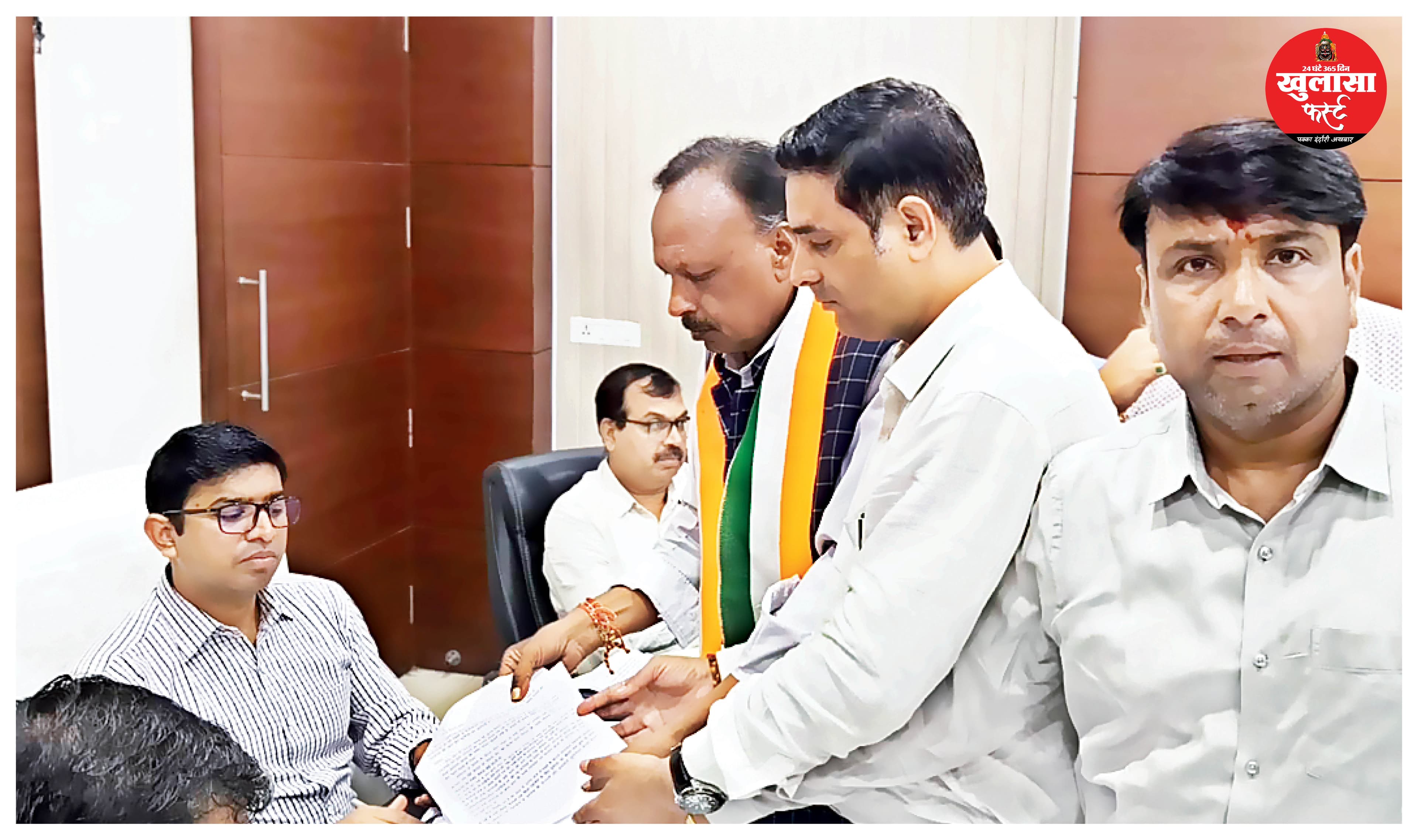 धंसती सड़कों से बाहर आ रहा भ्रष्टाचार