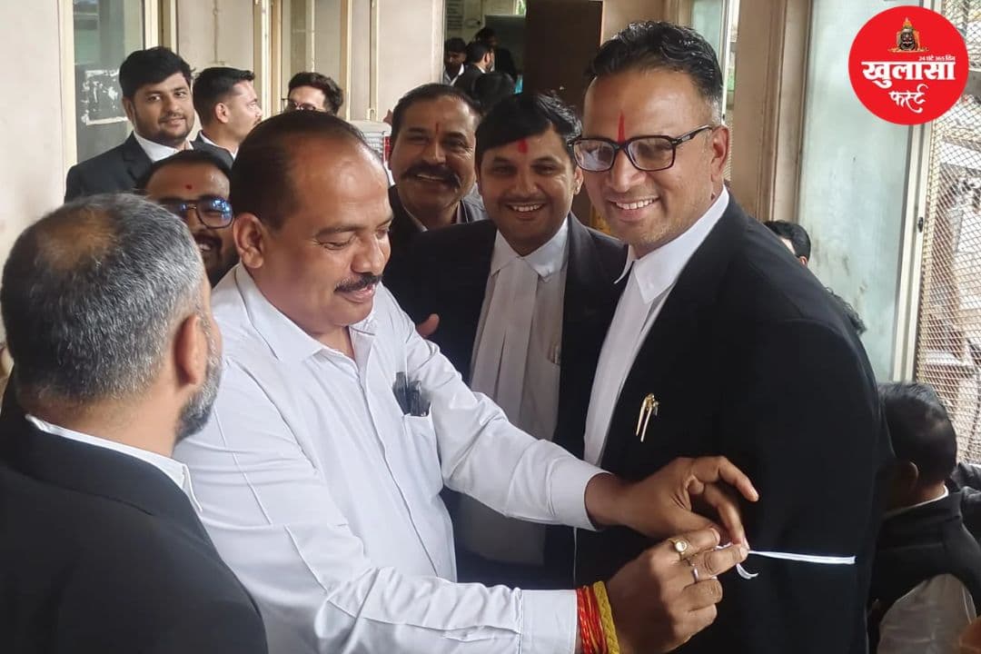 वीडियो देखिये, इलाहाबाद हाईकोर्ट में वकीलों से कथित अभद्रता का मामला
