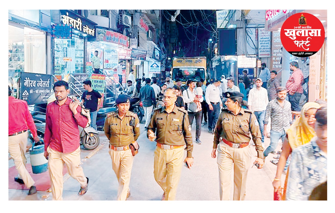 यातायात पुलिस की सख्ती नो पार्किंग जोन के वाहन कर दिए लॉक