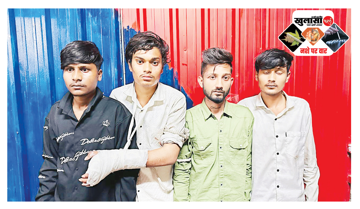 शराब के पैसे नहीं देने पर मारपीट कर फोड़ दी कार