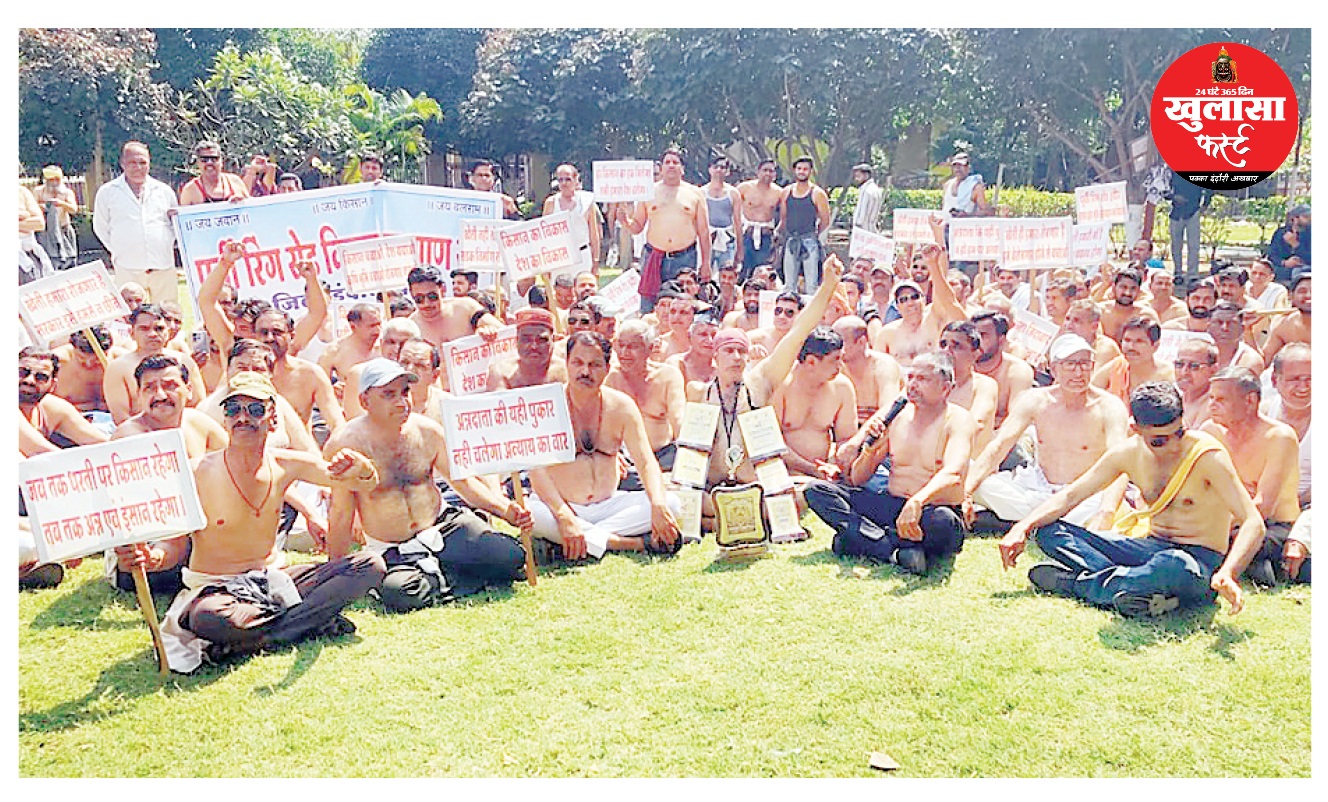 पूर्वी रिंग रोड और इंदौर-मनमाड़ रेल लाइन के खिलाफ खोला मोर्चा