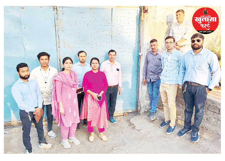 6 लाख टैक्स बकाया होने पर रुक्मिणी मोटर्स का गोदाम सील