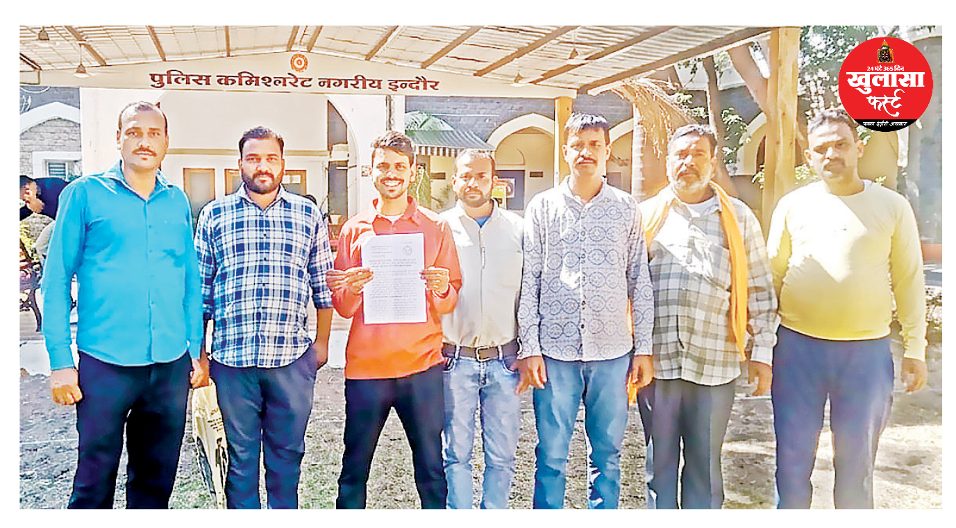 सरेराह हथियार लहराकर जान से मारने की धमकी