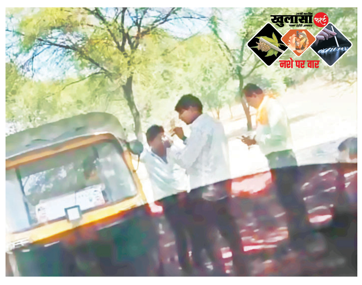 फीनिक्स मॉल के बाहर नशेड़ी रिक्शावालों की दादागीरी